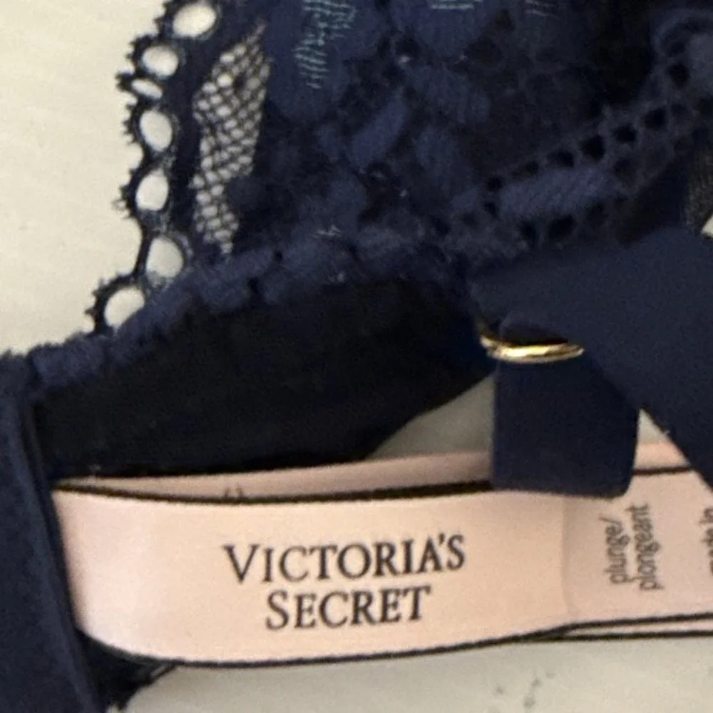 Victoria's Secret Bra Lace Underwire Bra Blue Sexy Flirty Size 34D Lined‎ NWT
